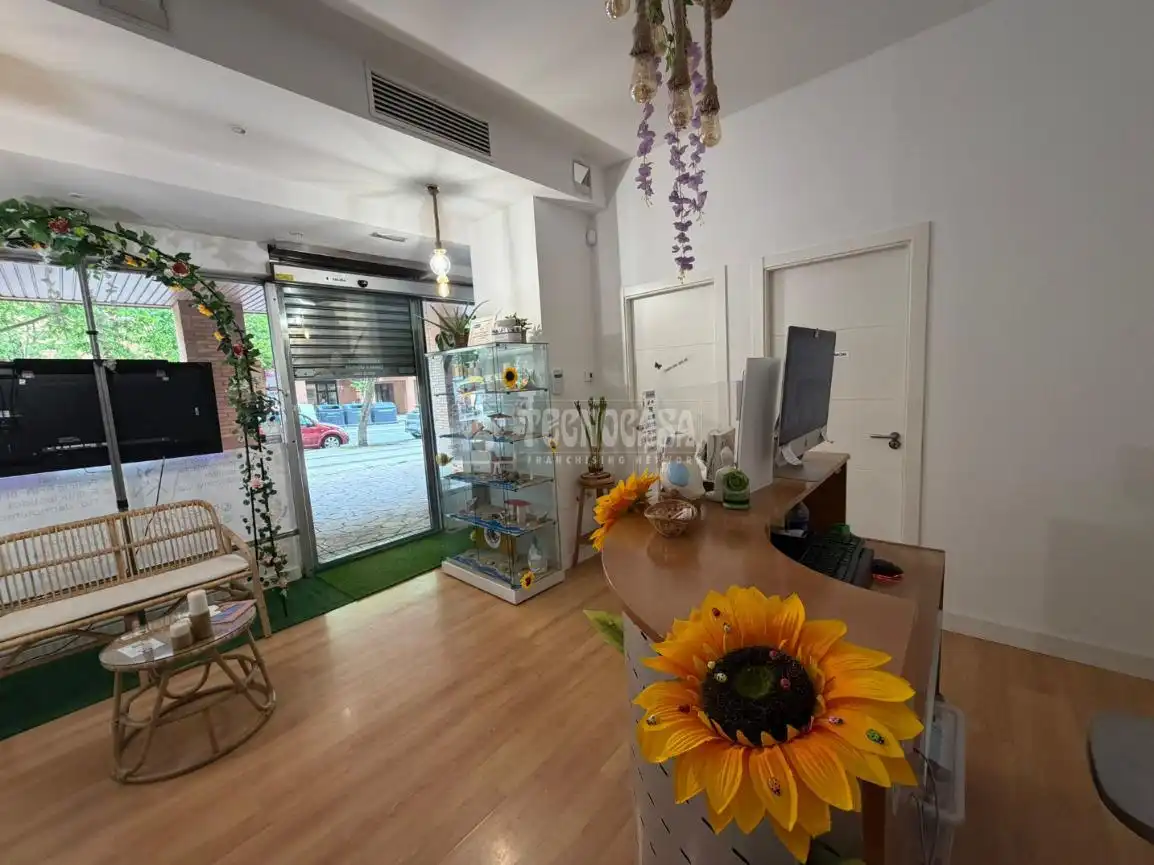 Local comercial en venda a C. de Suecia, imagen 3