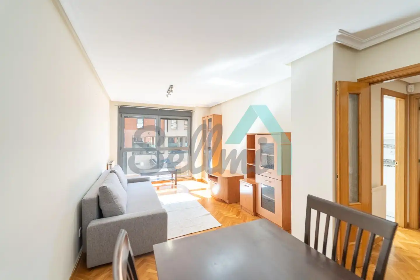 Living room of Flat for rent in Oviedo   with Heating, Parquet flooring and Storage room