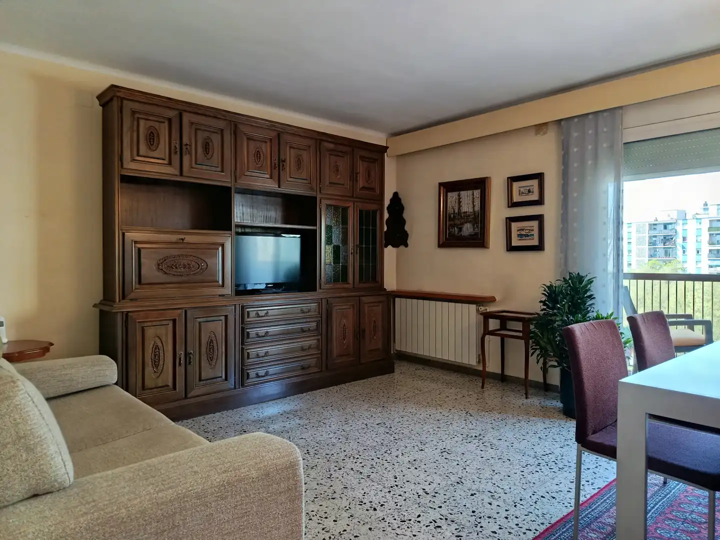 Sala de estar de Piso en venta en Girona con Aire acondicionado, Calefacción y Jardín privado
