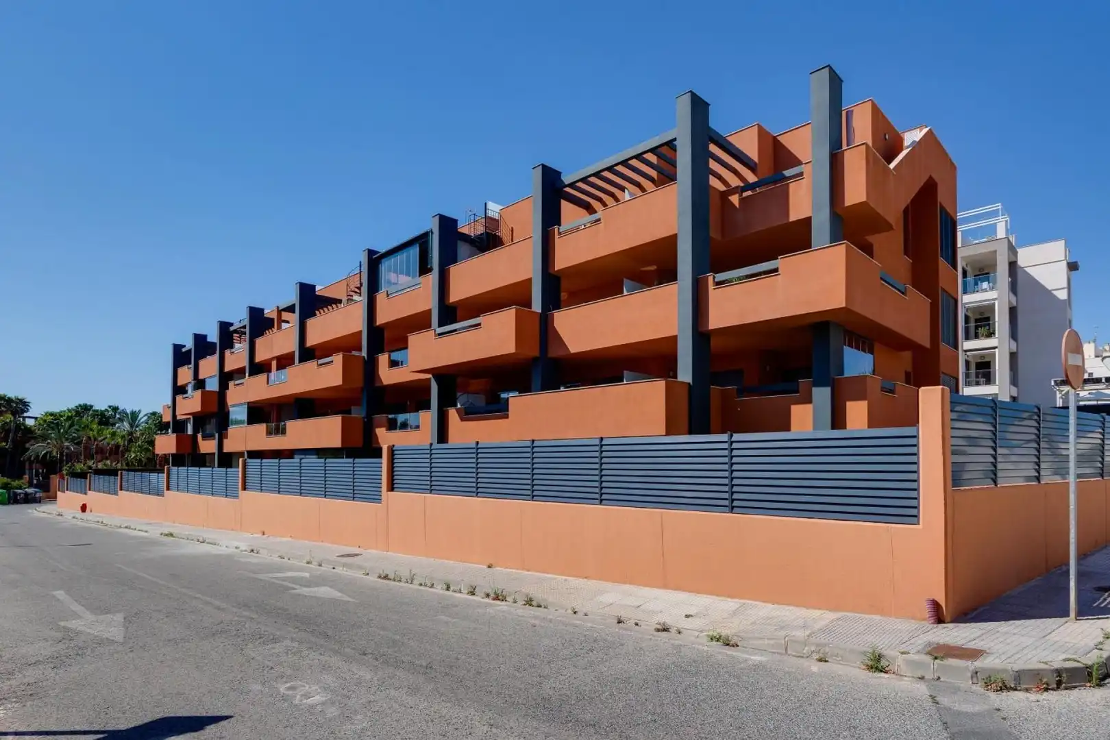 Vista exterior de Àtic en venda en Orihuela amb Aire condicionat, Terrassa i Moblat
