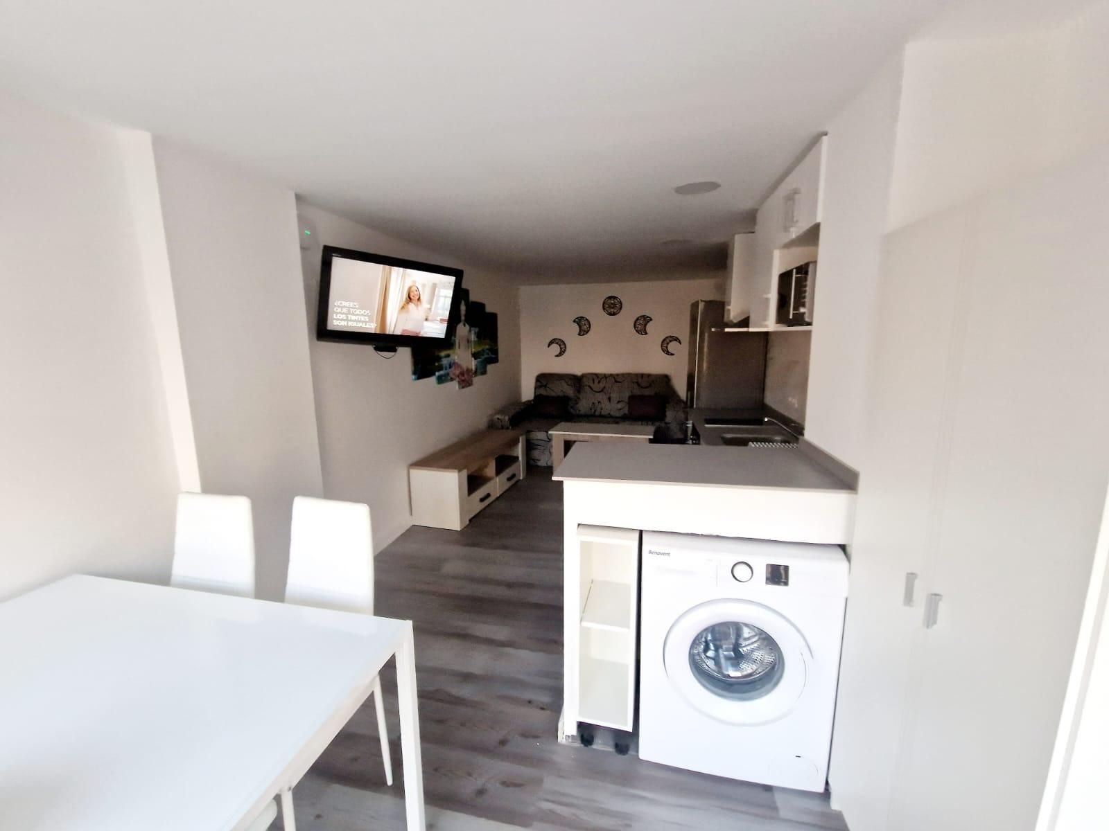 Cuina de Apartament en venda en Benidorm amb Jardí privat, Terrassa i Piscina comunitària