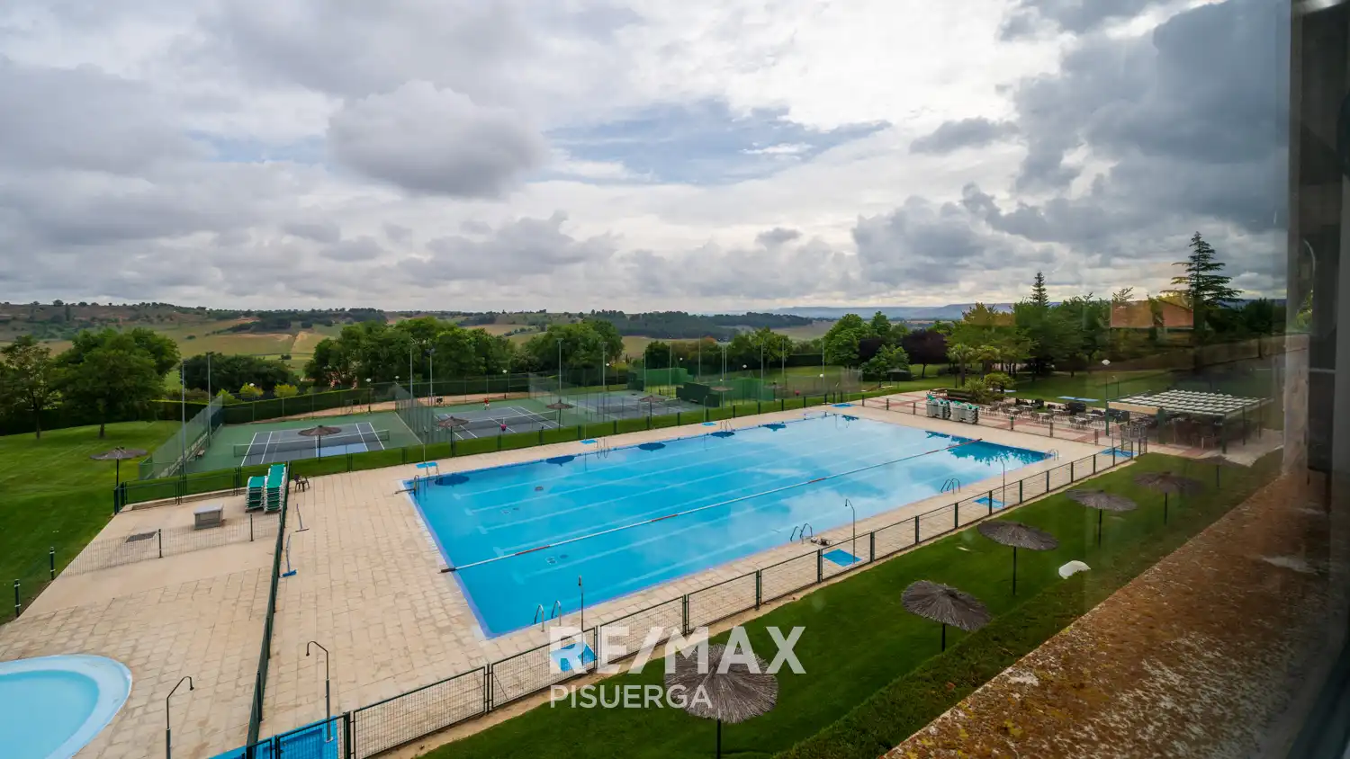 Piscina de Casa o xalet en venda en Valladolid amb Calefacció, Jardí privat i Terrassa