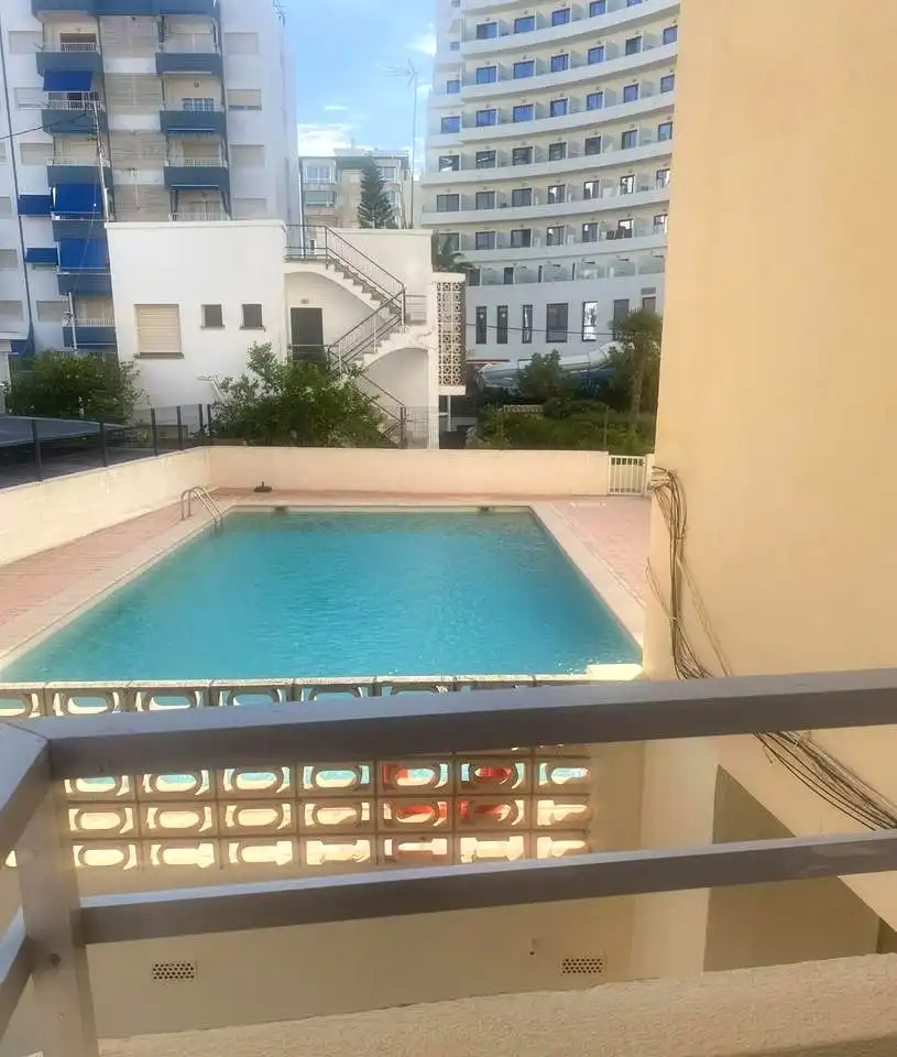 Piscina de Apartamento de alquiler en Gandia con Aire acondicionado, Terraza y Piscina comunitaria