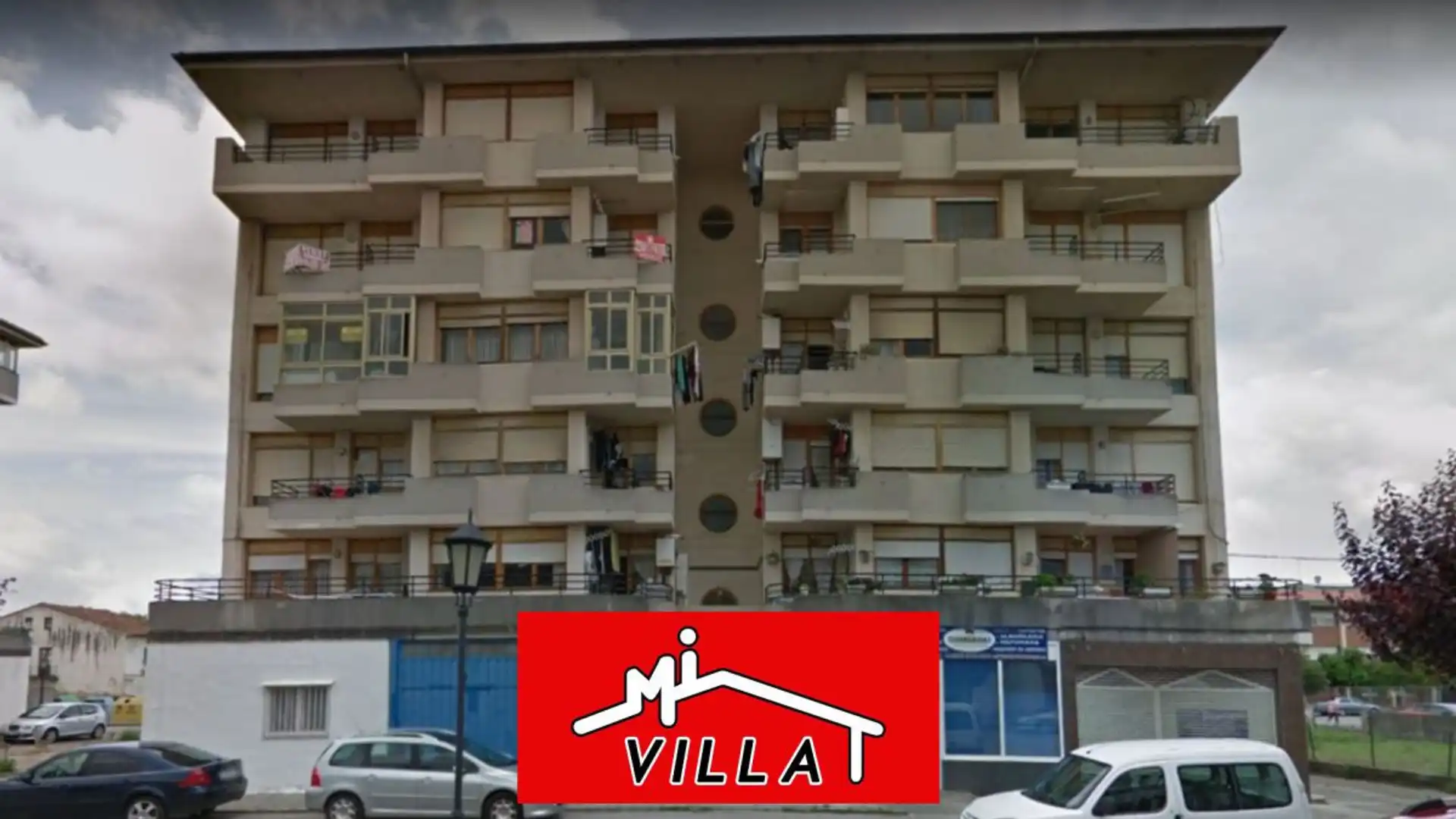 Vista exterior de Local en venta en Colindres