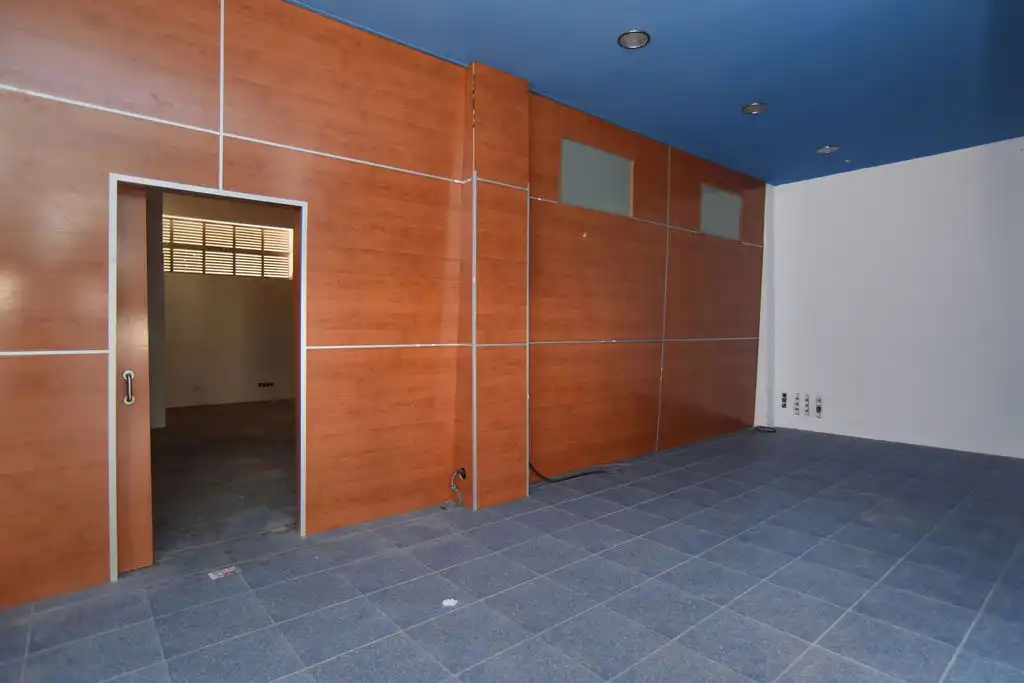 Local comercial en venda a FRANCESC CAMBÓ, imagen 5