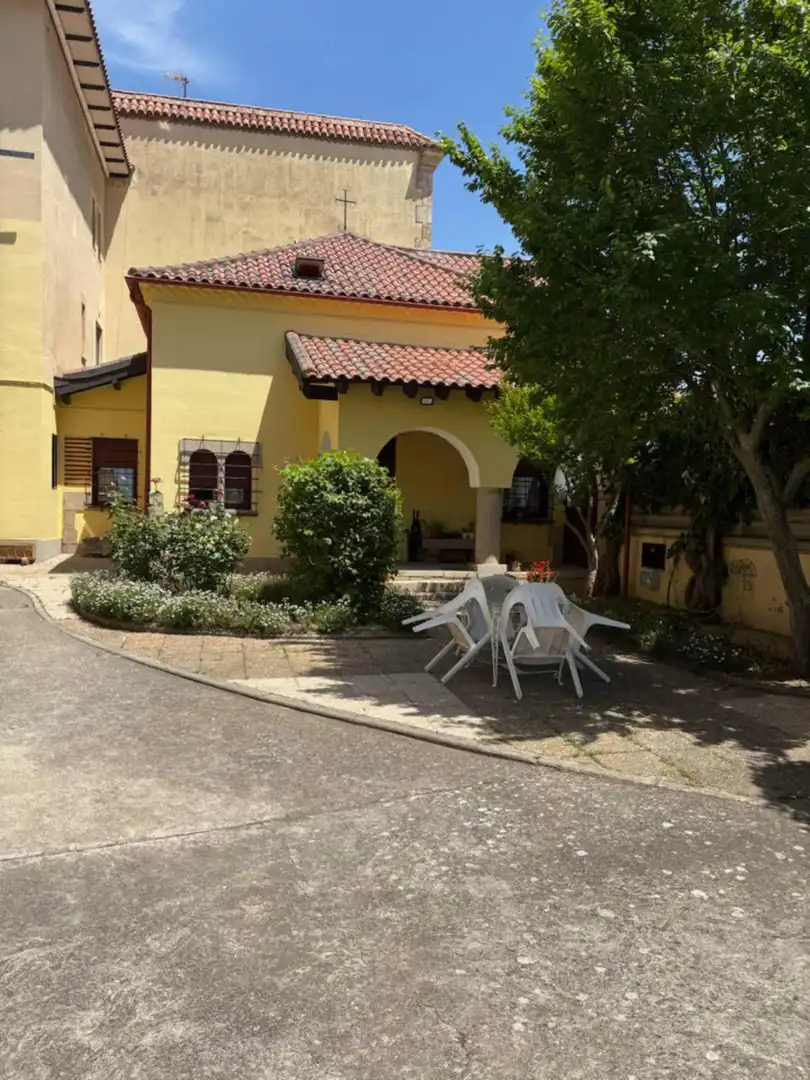 Room in Capuchinos - Glorieta - Ciudad Jardín