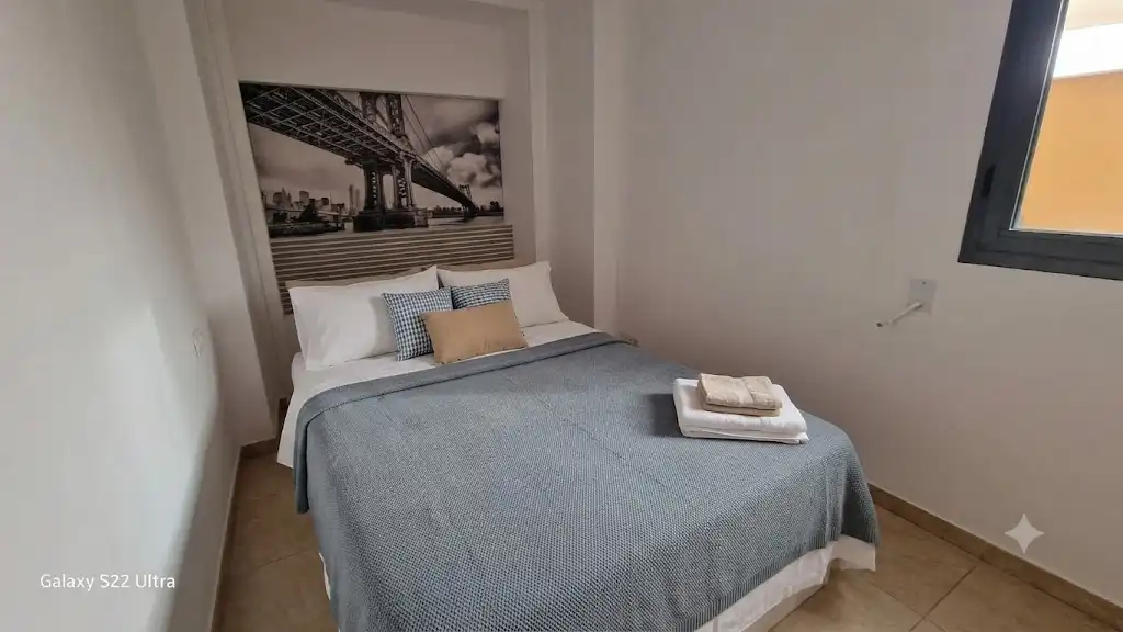 Habitación de Apartamento de alquiler en Benidorm con Aire acondicionado, Calefacción y Terraza