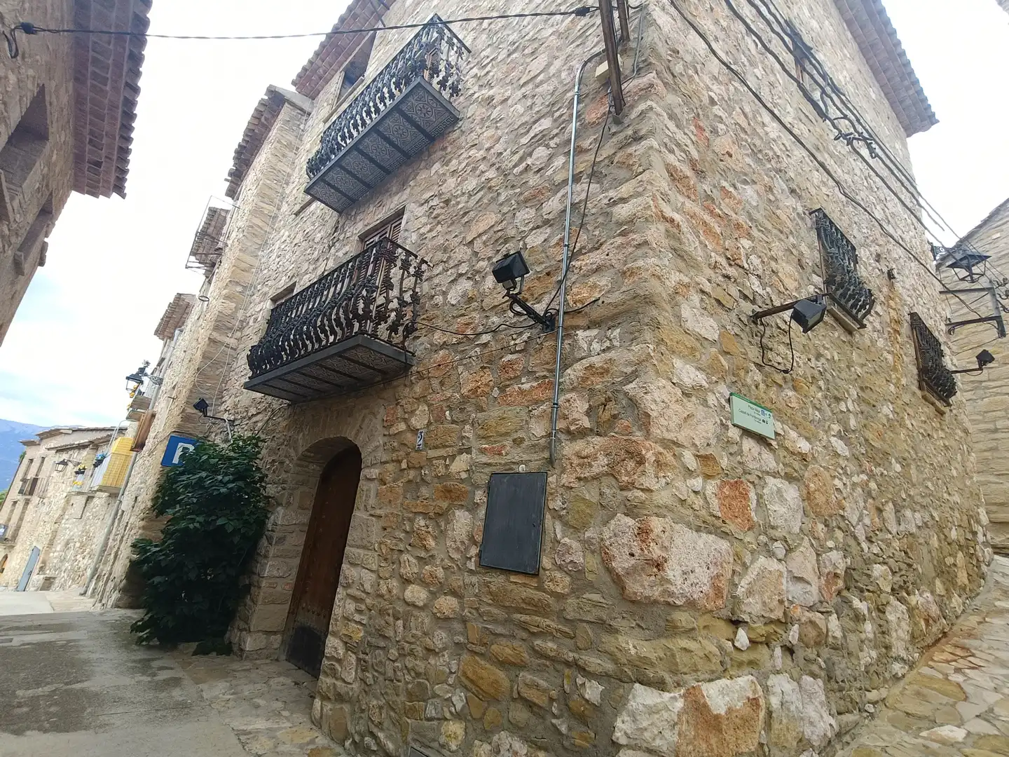 Vista exterior de Casa o xalet en venda en Camarasa amb Calefacció, Traster i Balcó