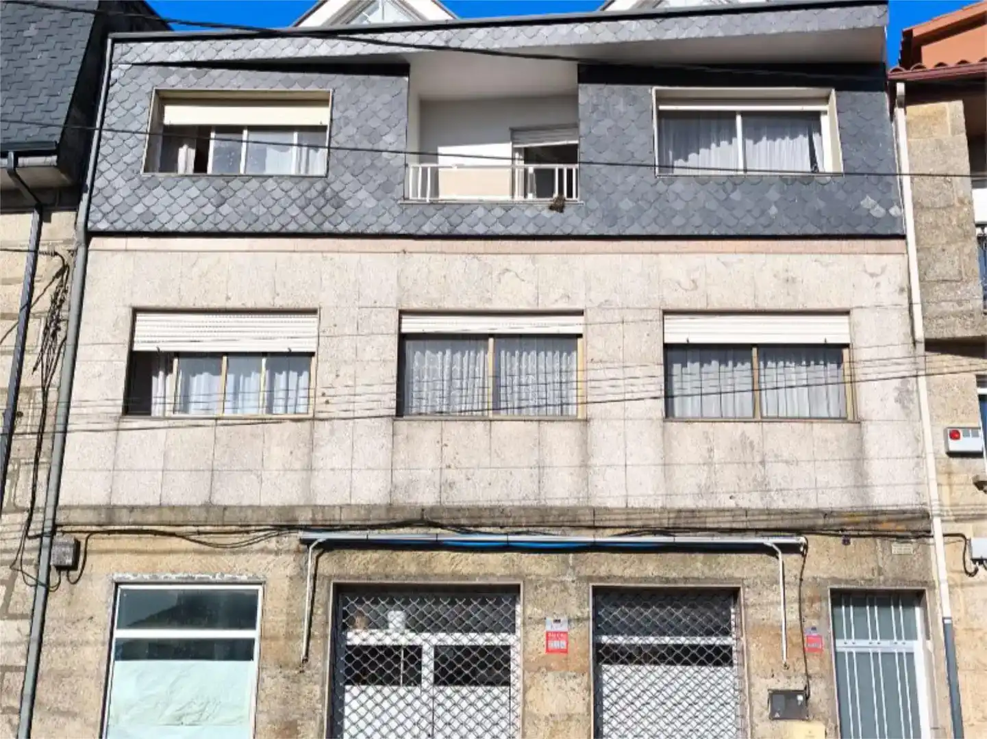 Vista exterior de Casa adosada en venta en Vigo  con Parquet, Trastero y Amueblado