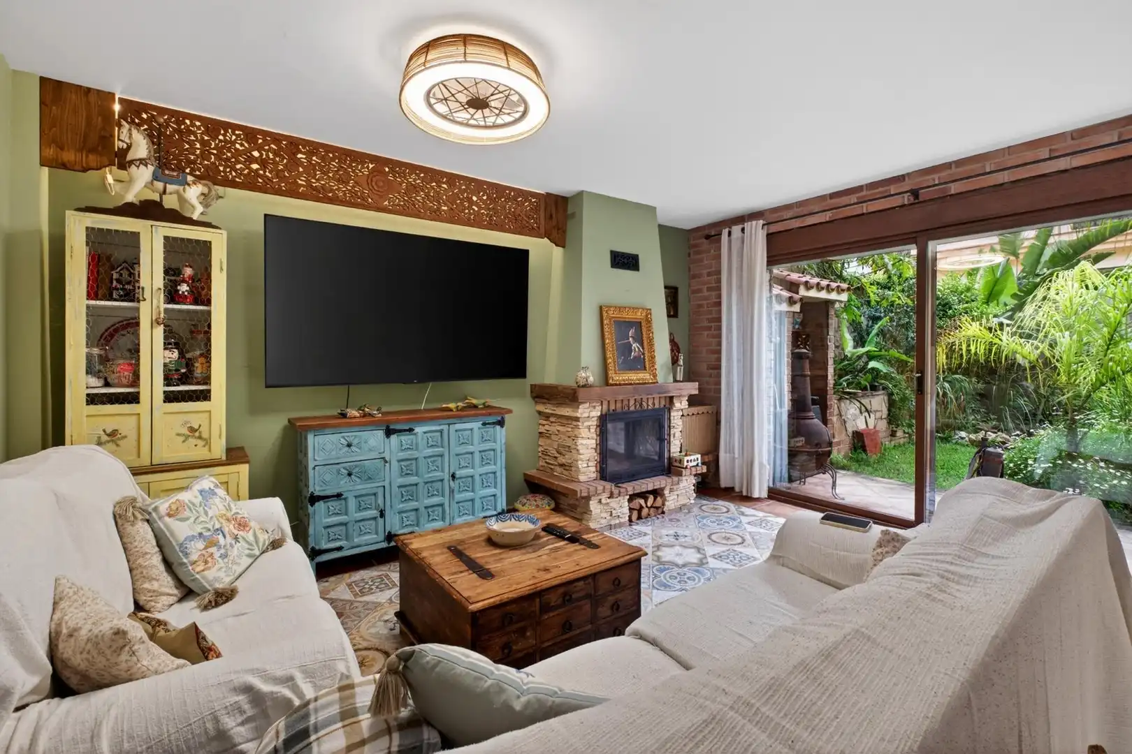 Living room of Houses for sale in Málaga  with Air Conditioner, Heating and Private garden