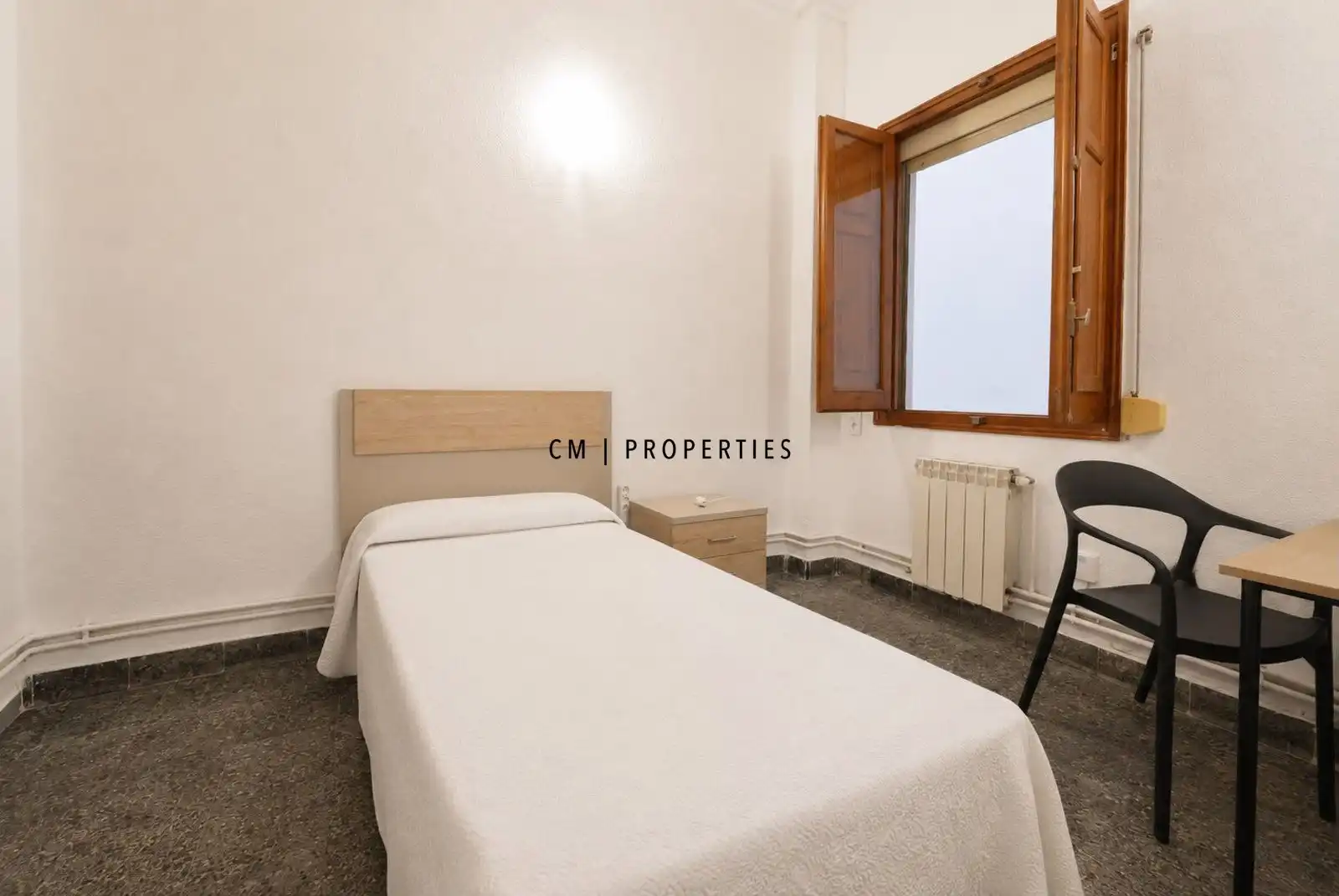 Schlafzimmer von Wohnung zur Miete in Valencia mit Klimaanlage, Heizung und Terrasse
