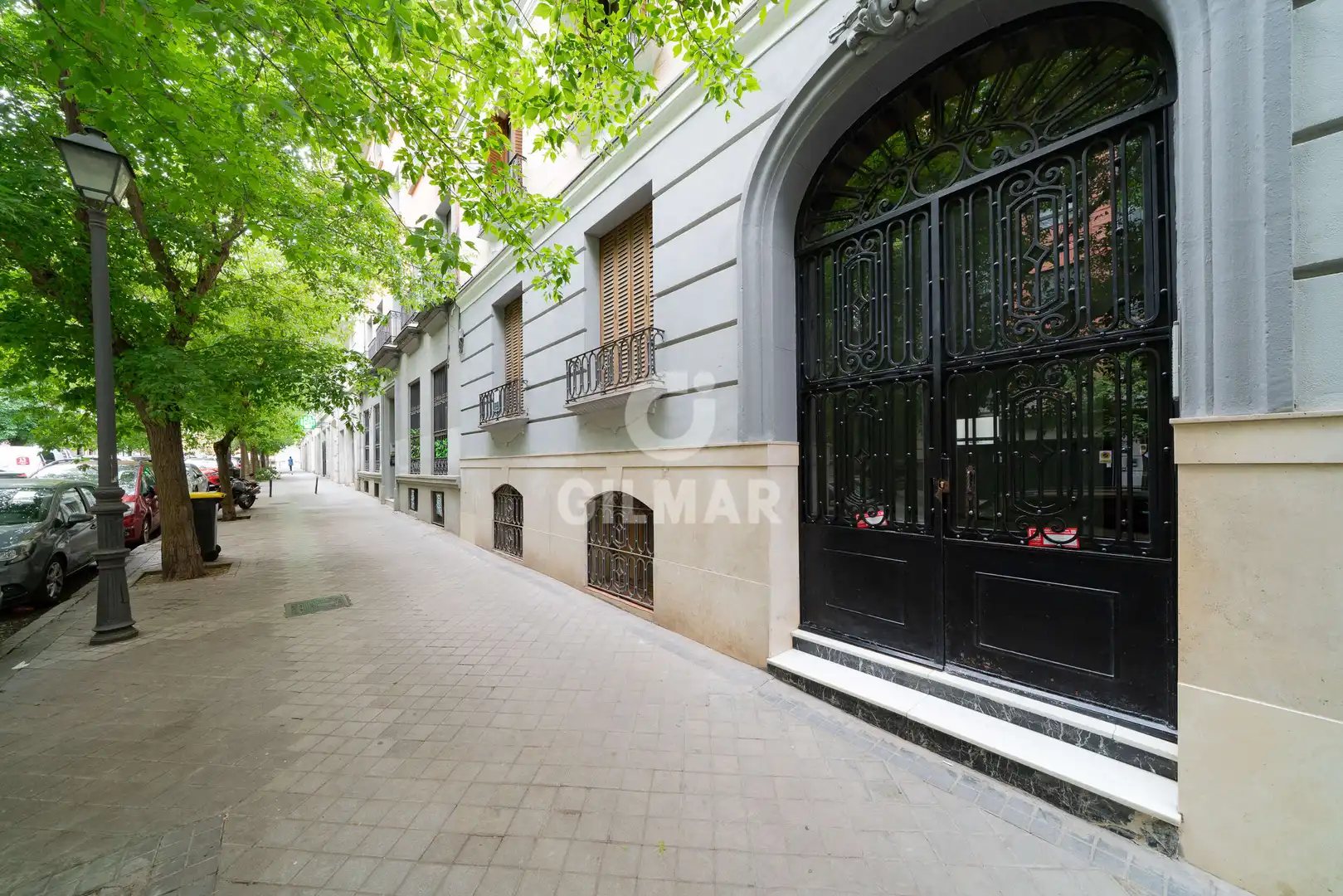 Vista exterior de Piso en venta en Madrid con Calefacción y Balcón