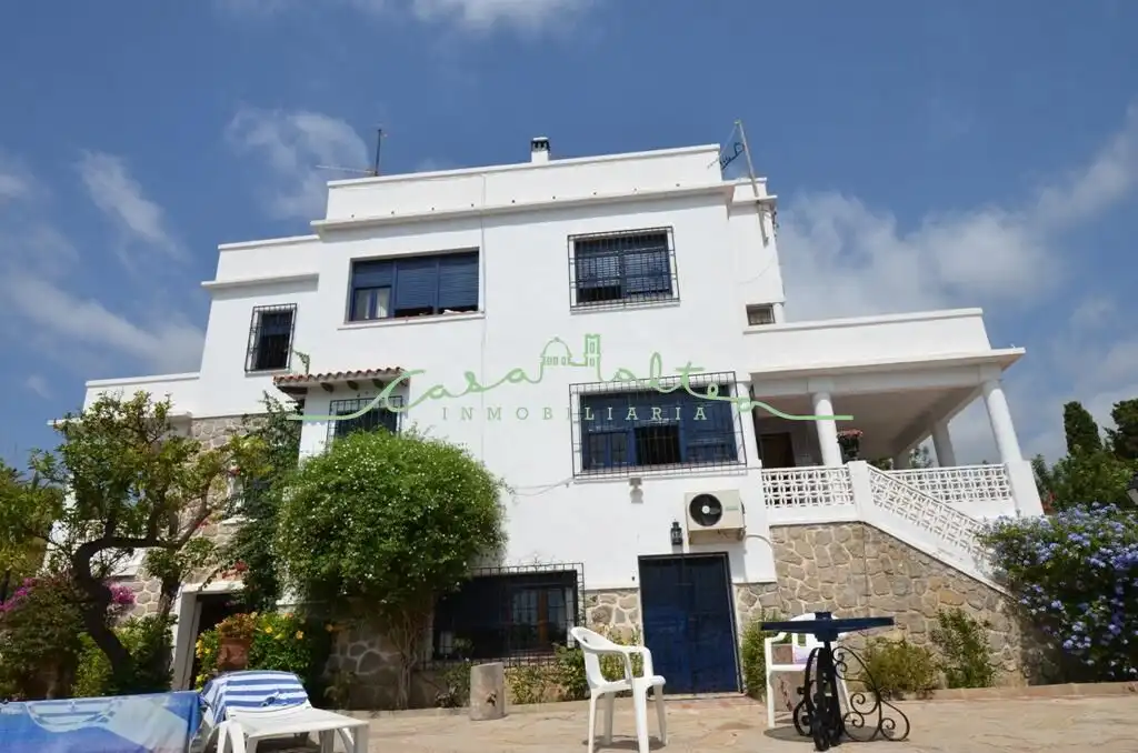 Vista exterior de Casa o xalet en venda en Altea amb Aire condicionat, Jardí privat i Terrassa