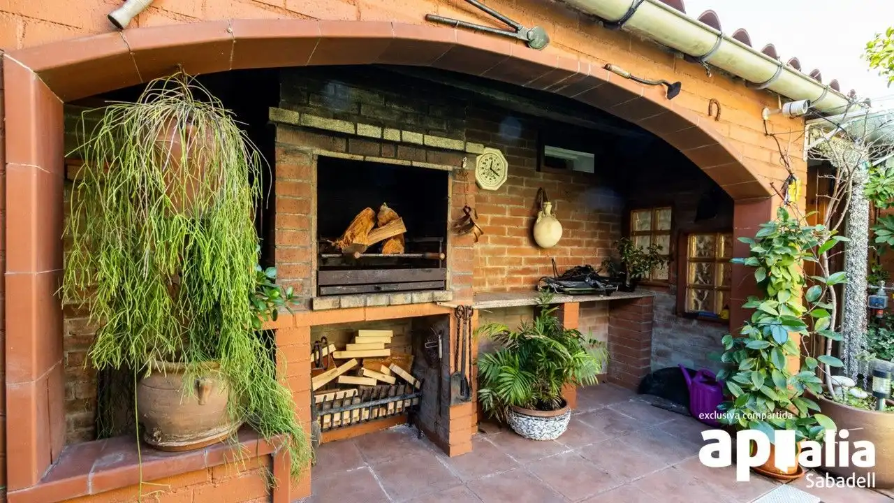 Terrassa de Casa o xalet en venda en Terrassa amb Aire condicionat, Calefacció i Jardí privat