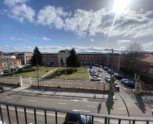 Exterior view of Apartment to rent in Valladolid Capital  with Air Conditioner and Heating