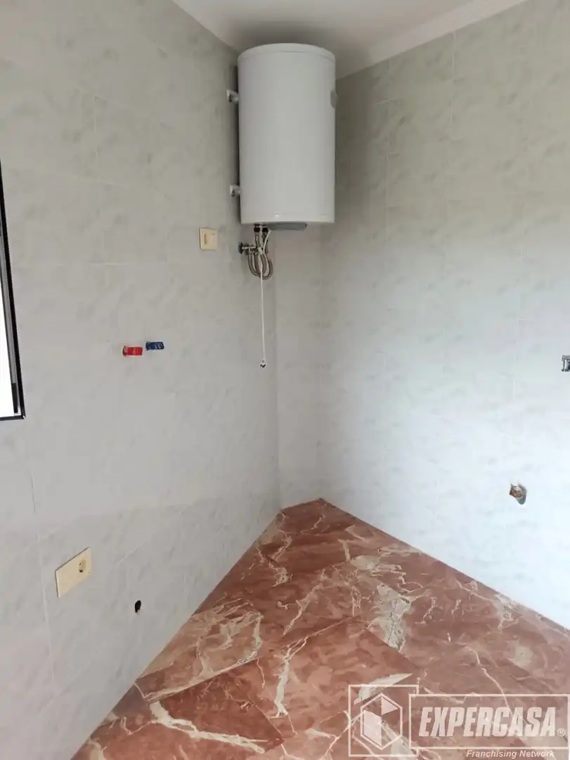 Badezimmer von Wohnung zum Verkauf in Tous mit Klimaanlage und Terrasse