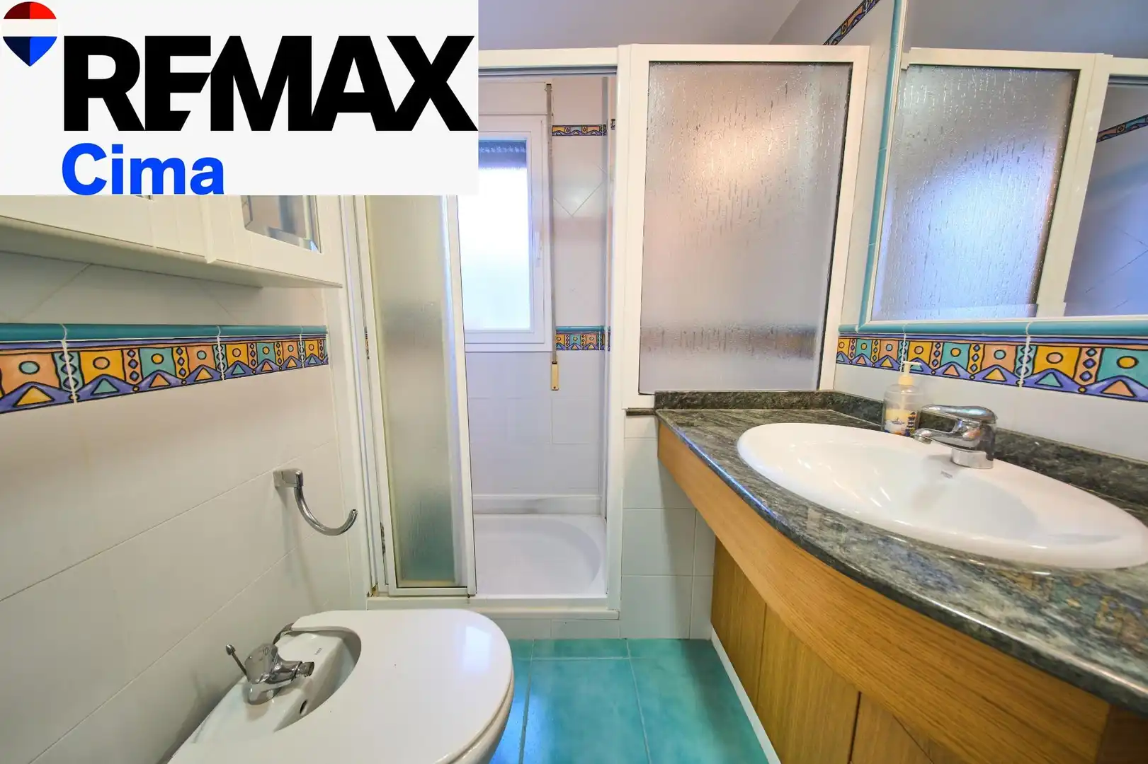 Baño de Piso en venta en Baza, Granada
