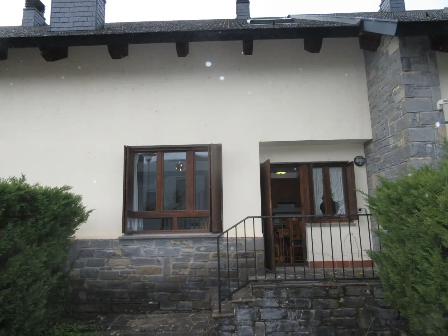 Vista exterior de Casa o xalet en venda en Villanúa amb Calefacció, Jardí privat i Traster