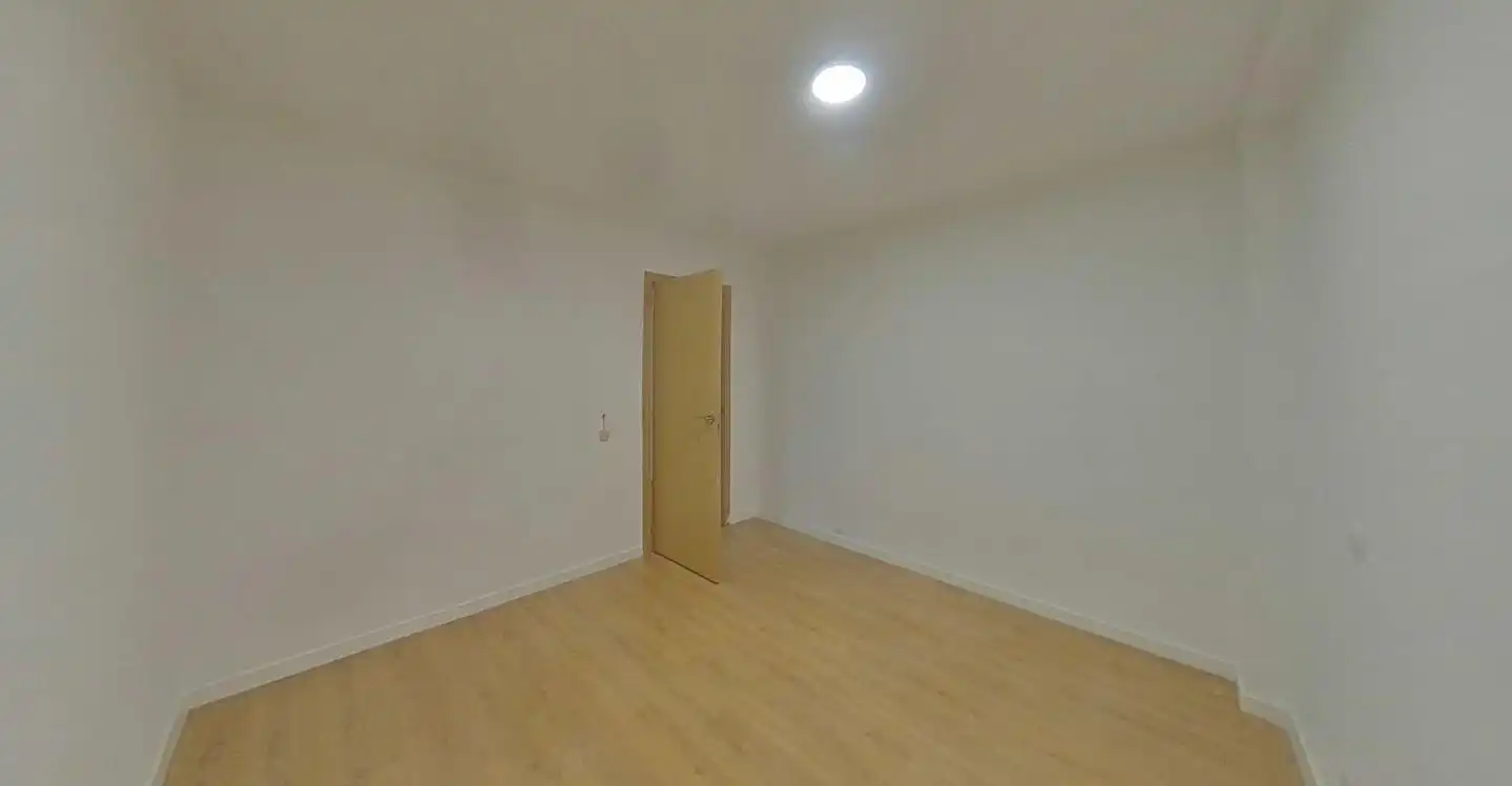Habitación de Piso en venta en Madrid con Parquet