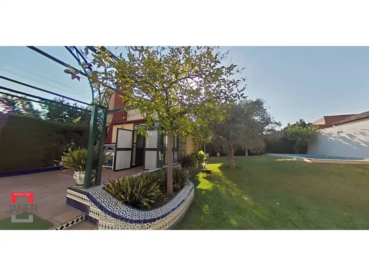 Jardí de Casa o xalet en venda en Tomares amb Aire condicionat, Jardí privat i Terrassa