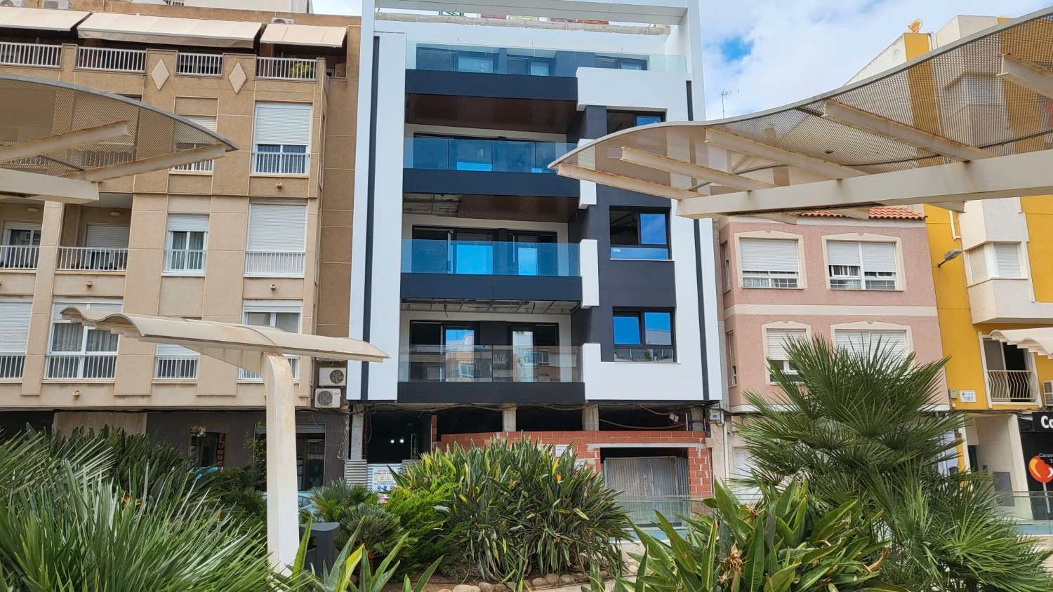 Exterior view of Apartment for sale in Torrevieja  with Air Conditioner, Heating and Terrace