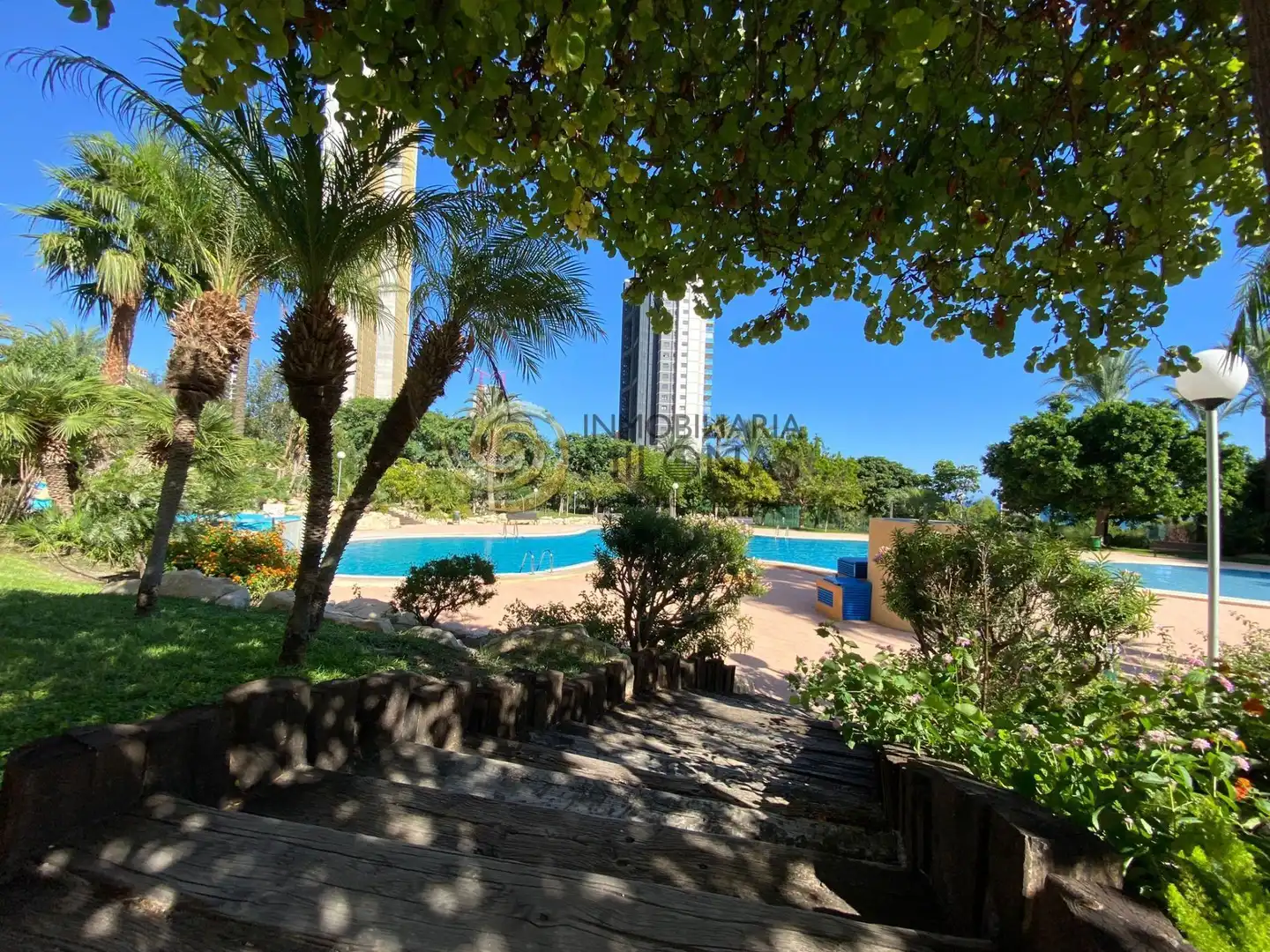 Außenansicht von Wohnung zur Miete in Benidorm mit Klimaanlage, Heizung und Privatgarten