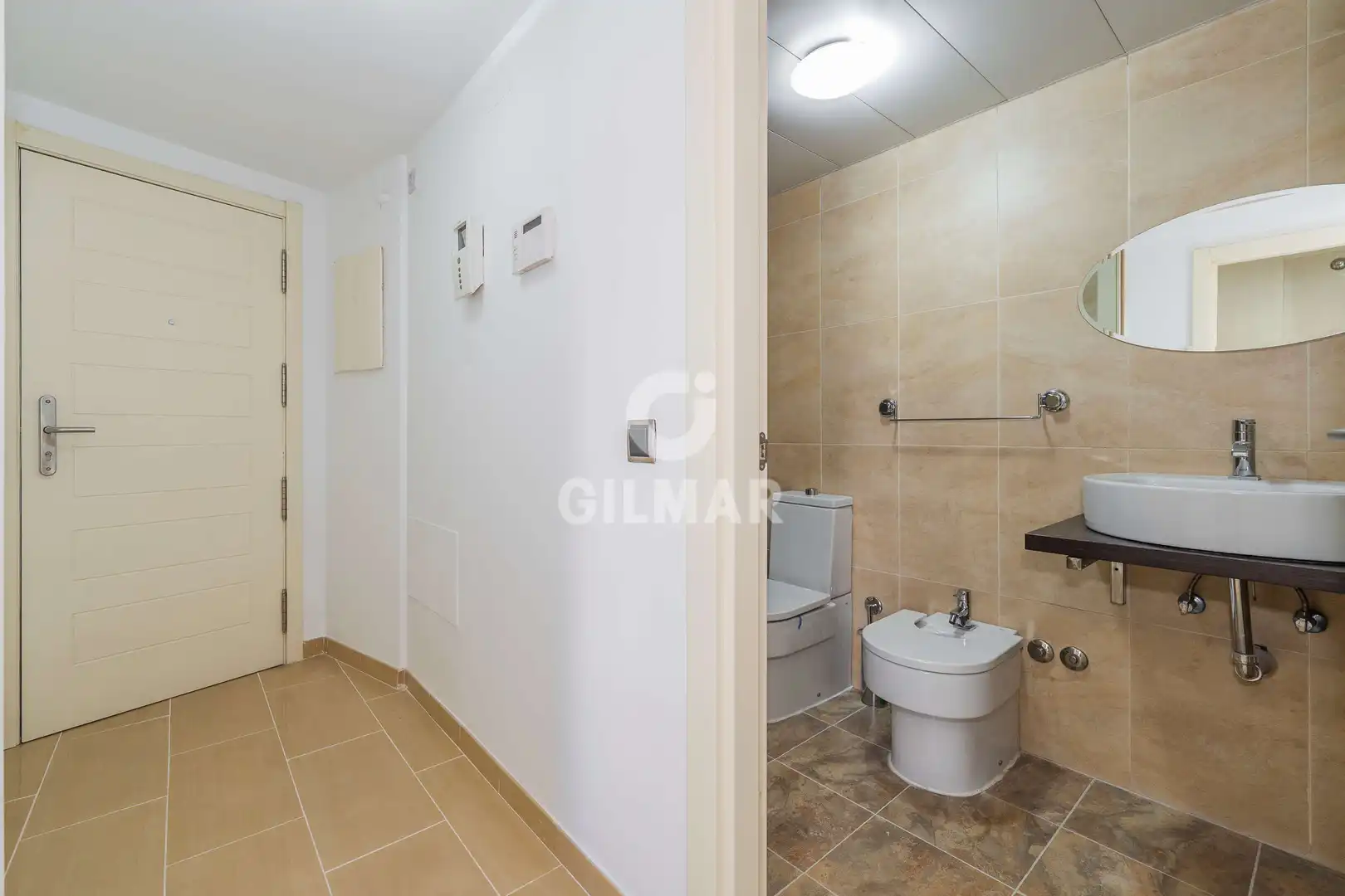 Bathroom of Flat for sale in Madrid  with Heating, Private garden and Storage room