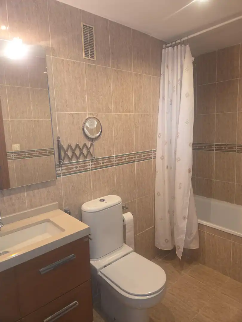 Bathroom of Flat for rent in Valencia  with Air Conditioner, Parquet flooring and Balcony