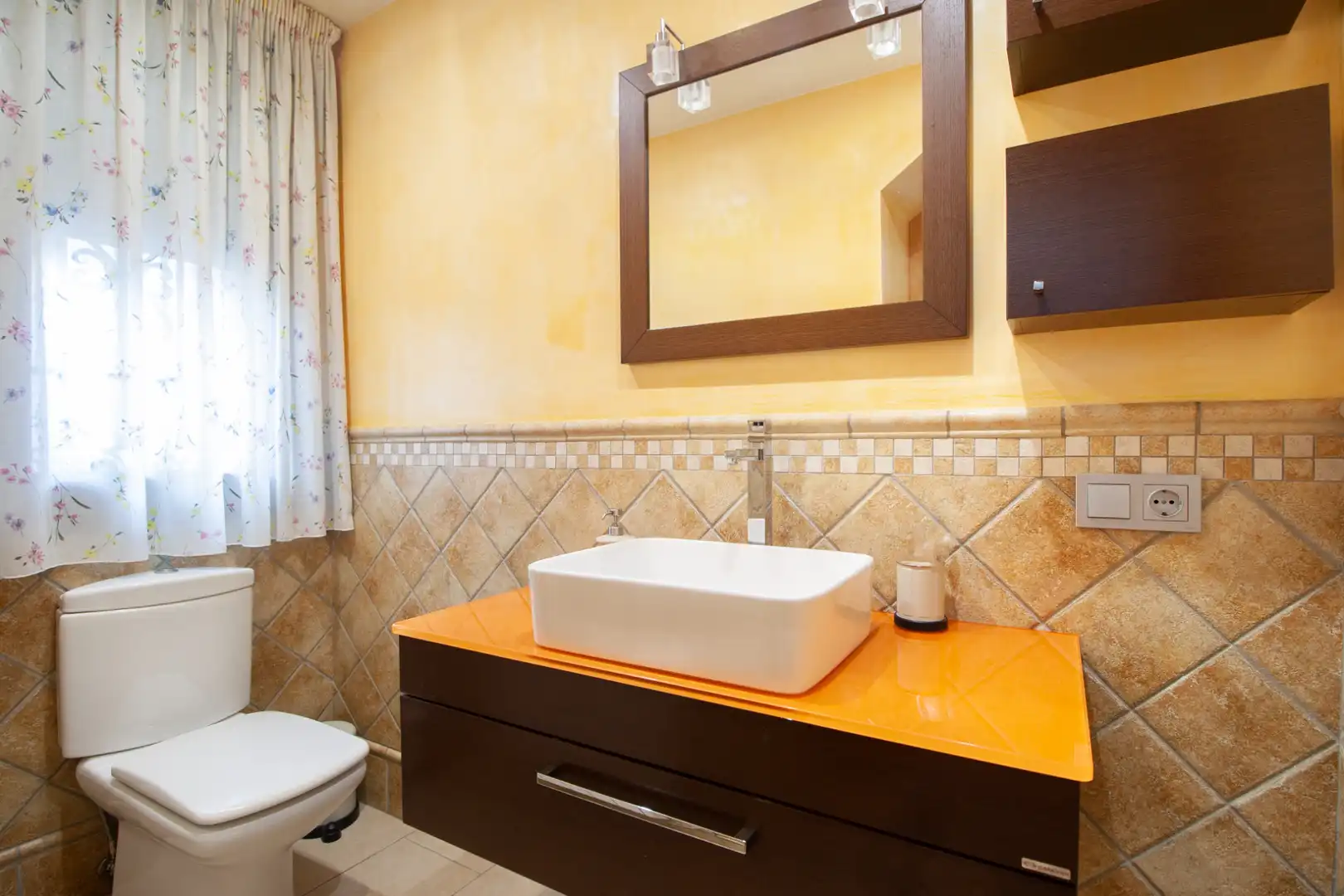 Baño de Casa o chalet en venta en Gójar con Aire acondicionado, Calefacción y Jardín privado