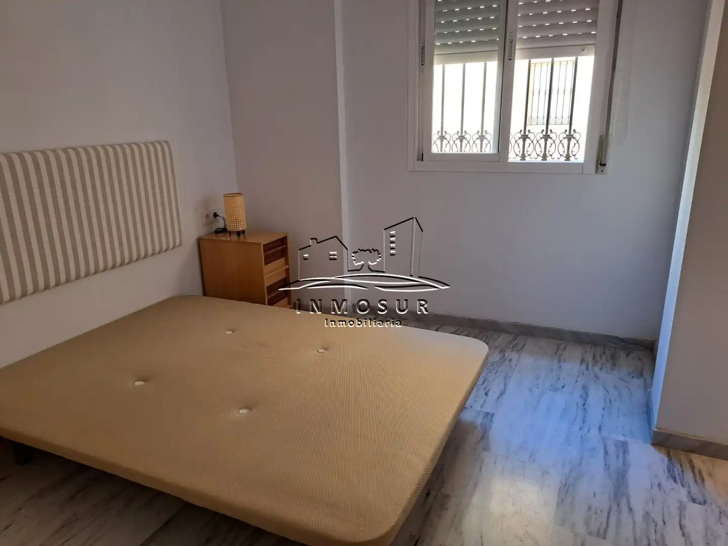 Dormitori de Pis de lloguer en Lucena amb Moblat