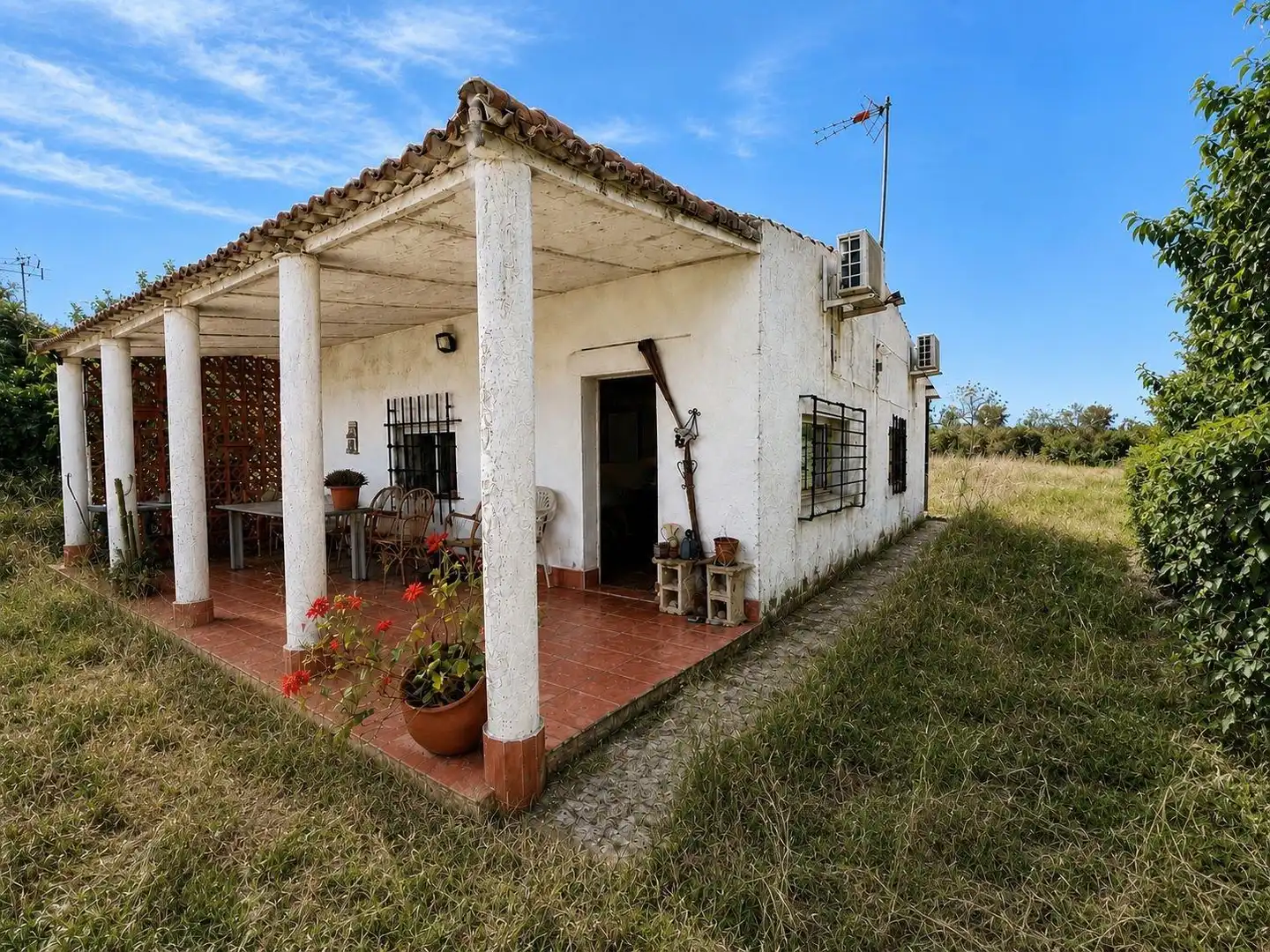 Vista exterior de Casa o chalet en venta en Puebla de la Calzada con Jardín privado y Piscina