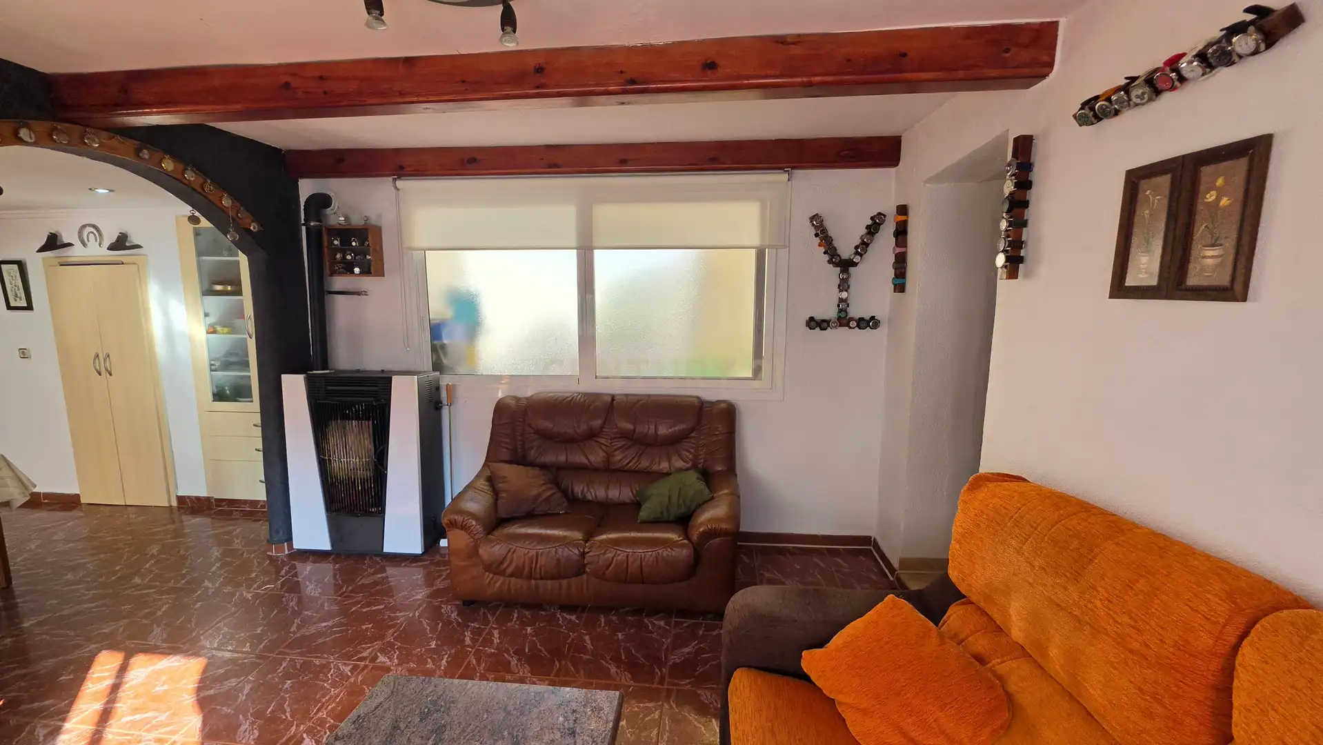 Sala d'estar de Casa adosada en venda en Gátova amb Forn, Microones i Balcó