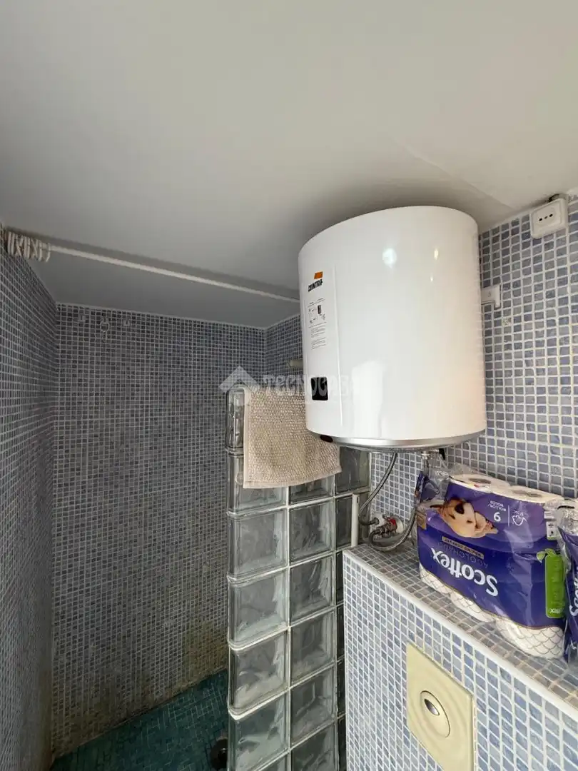 Bany de Estudi en venda en Granada amb Aire condicionat