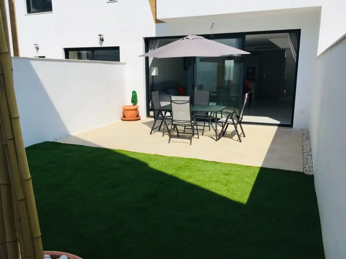 Terrasse von Einfamilien-Reihenhaus zur Miete in Marbella mit Klimaanlage, Möbliert und Gemeinschaftspool