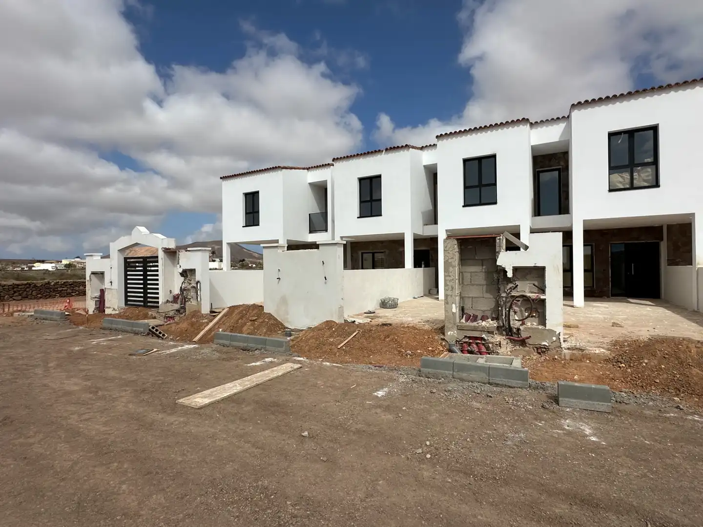 Vista exterior de Casa adosada en venta en La Oliva con Terraza y Balcón