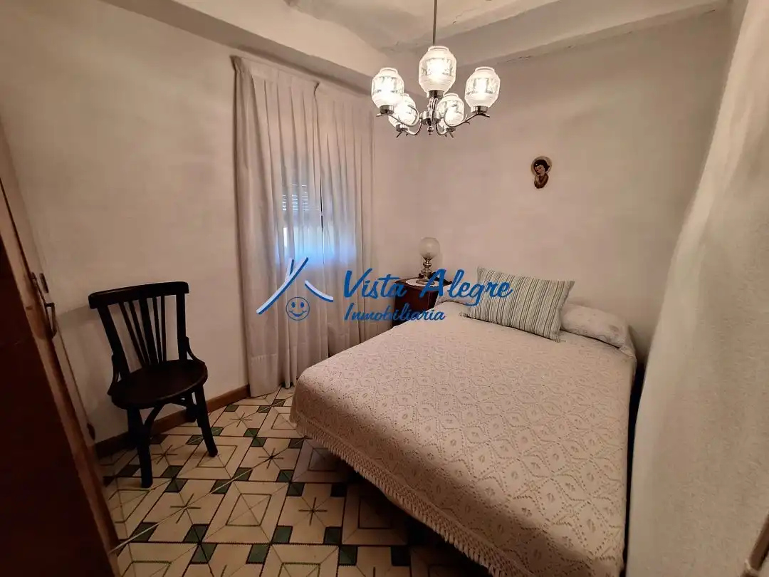 Habitación de Casa o chalet en venta en Ollauri con Calefacción, Trastero y Amueblado