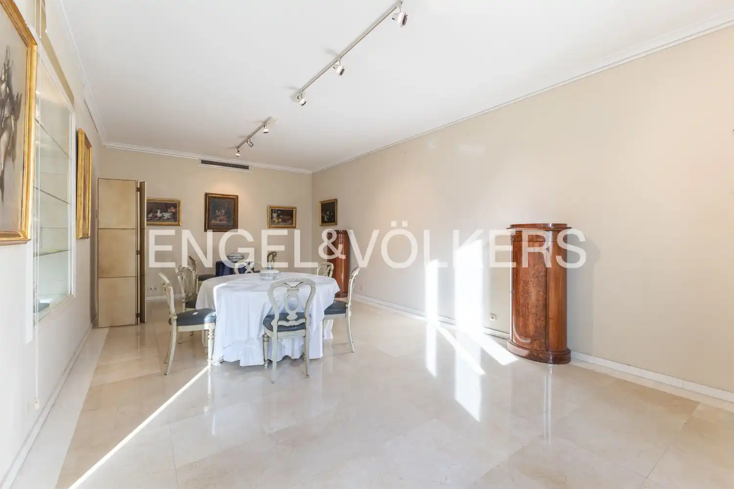 Comedor de Piso en venta en Valencia con Aire acondicionado, Calefacción y Balcón