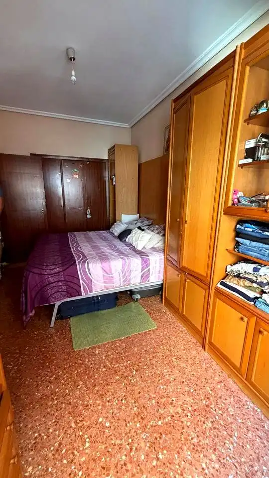 Habitación de Piso en venta en  Logroño con Calefacción, Terraza y Amueblado