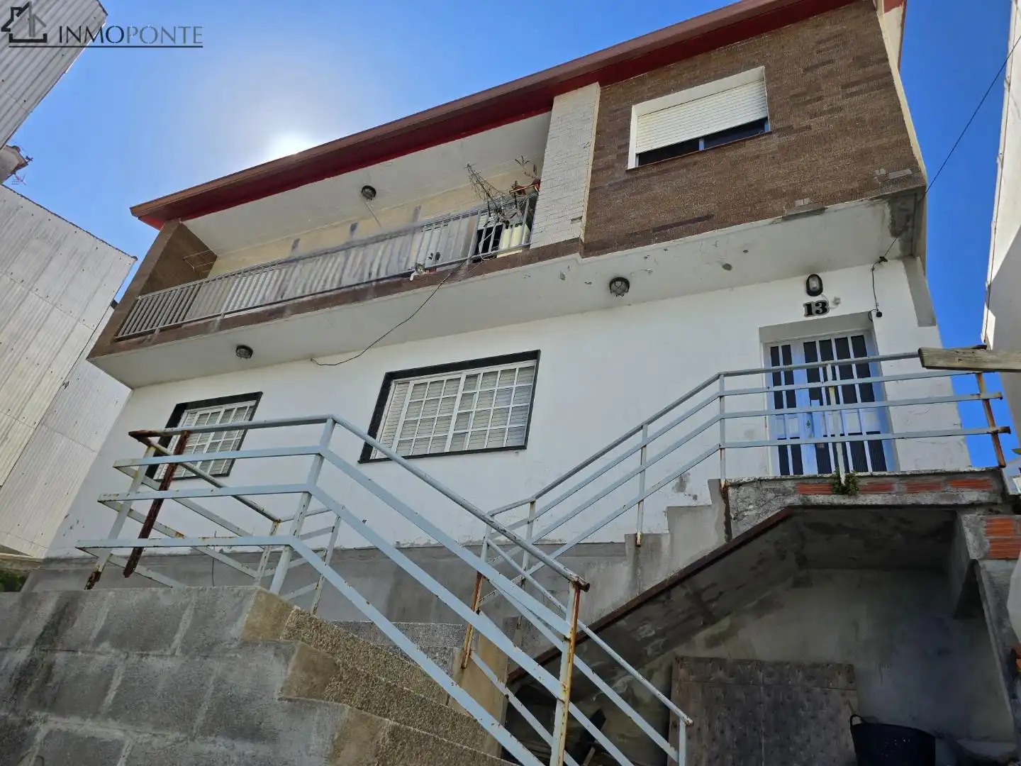 Vista exterior de Casa o xalet en venda en Poio amb Jardí privat