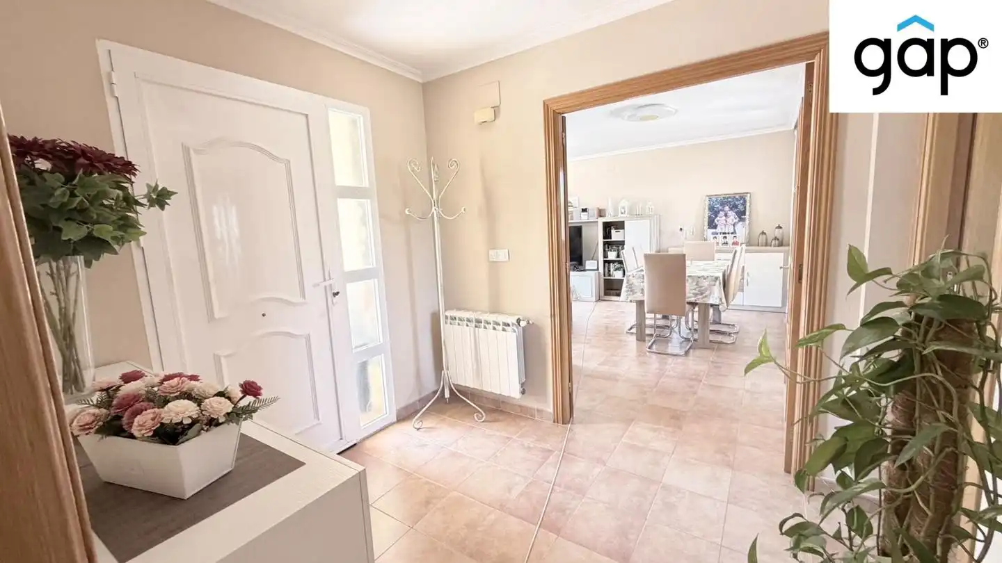 Houses for sale in Arcas del Villar  with Heating, Private garden and Furnished