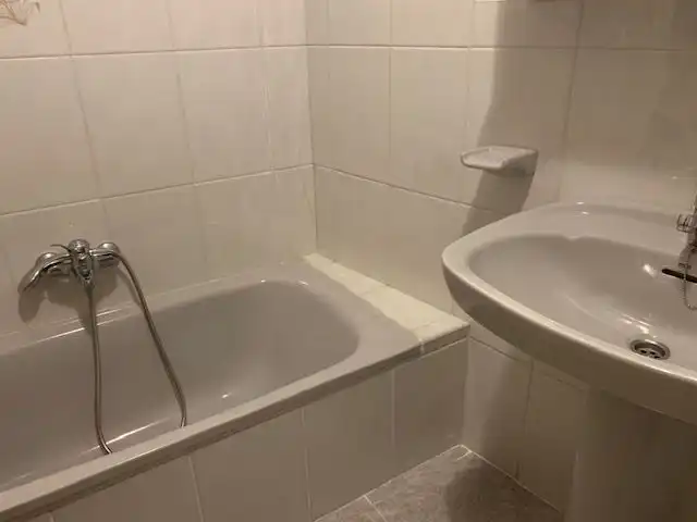 Bany de Pis de lloguer en Narón amb Calefacció, Parquet i Terrassa