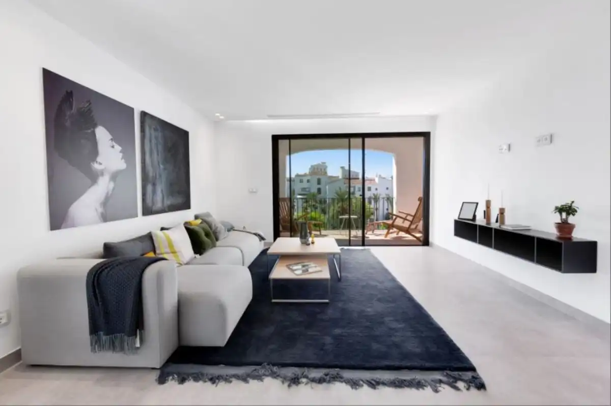 Apartament amb piscina en venda a Nueva Andalucía, imagen 2