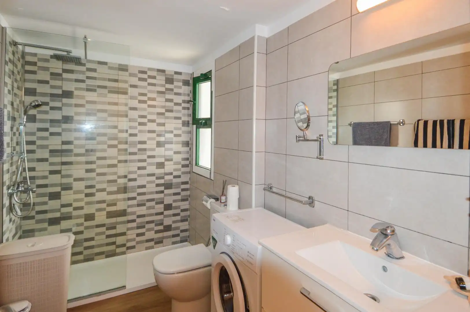 Bany de Apartament en venda en Mogán amb Terrassa, Moblat i Piscina comunitària