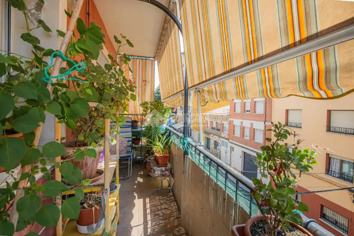 Terraza de Piso en venta en Rubí con Calefacción, Parquet y Amueblado