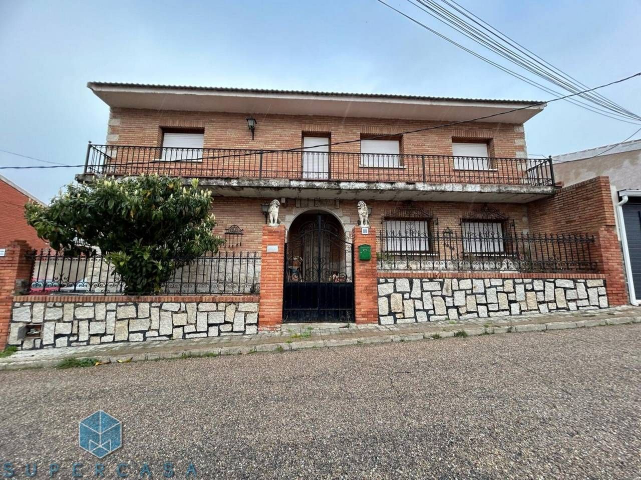 Vista exterior de Casa o xalet en venda en Bargas amb Calefacció, Jardí privat i Terrassa