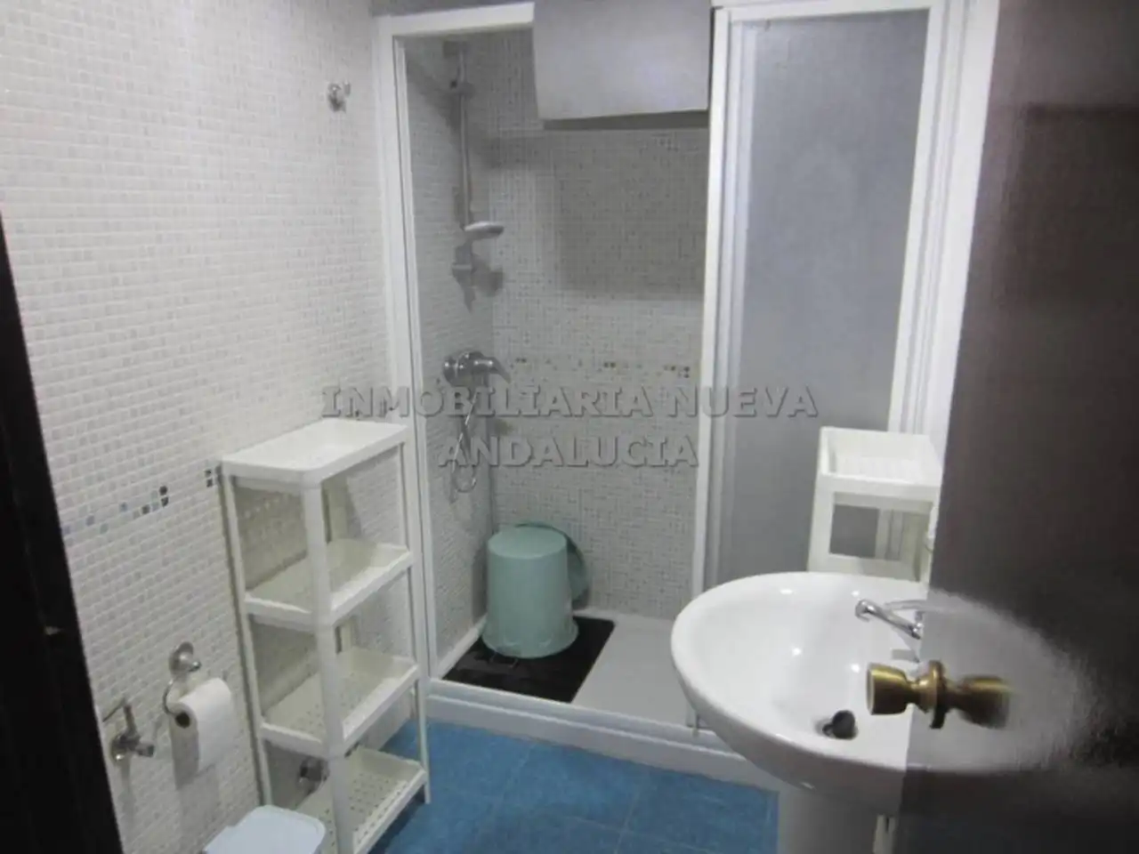 Baño de Piso de alquiler en Almería con Terraza y Amueblado
