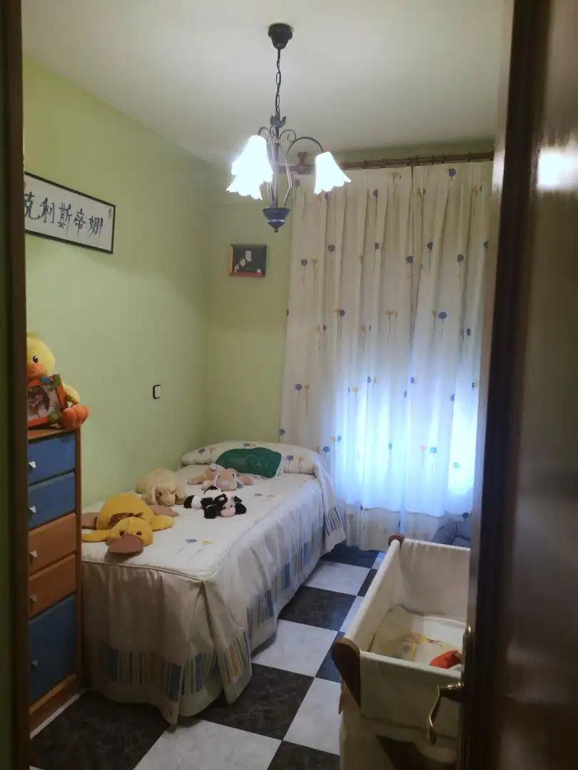 Habitación de Piso en venta en Mondéjar con Aire acondicionado y Calefacción