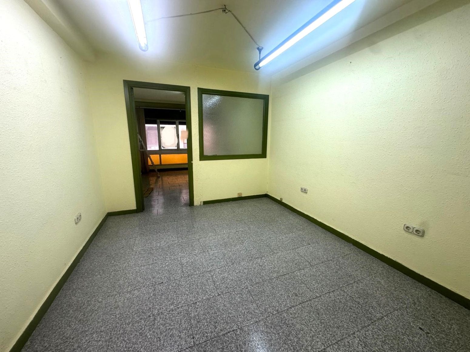Oficina de lloguer a Avilés - calle José Cueto, Centro