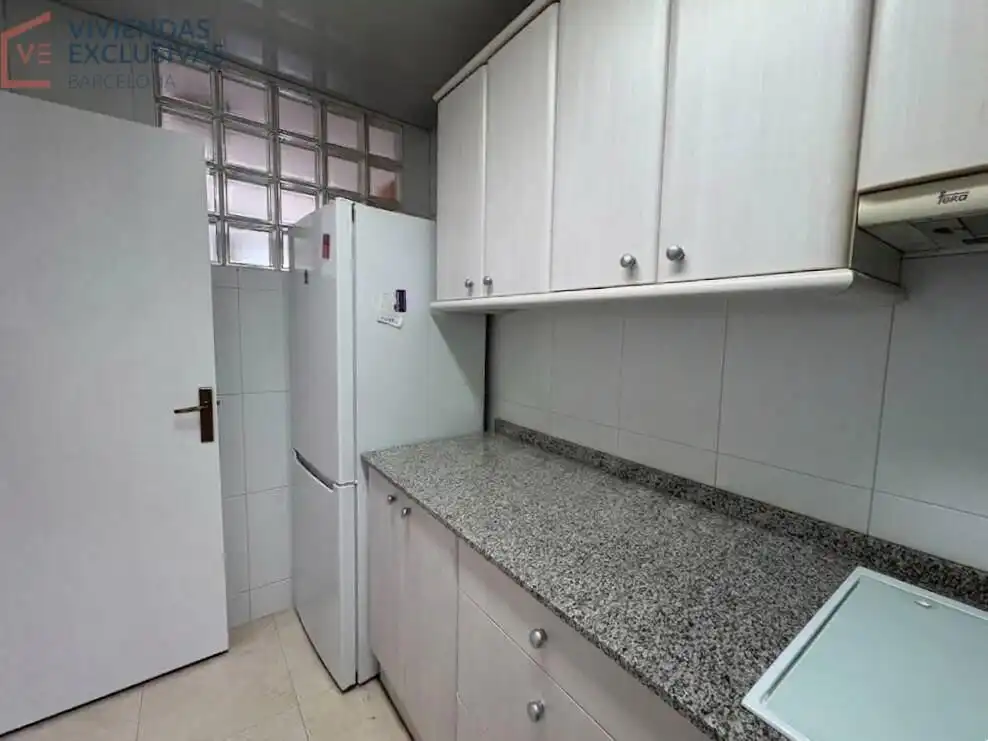 Cocina de Piso en venta en Barcelona con Calefacción