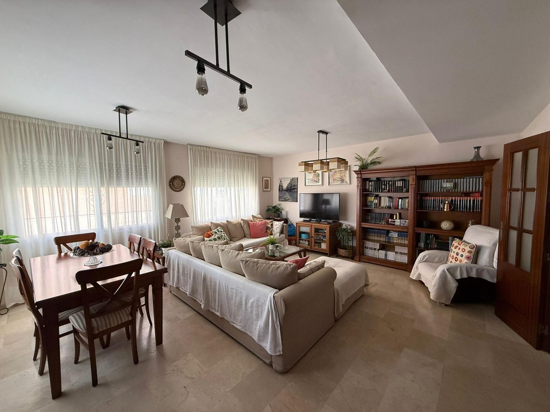 Sala d'estar de Casa o xalet en venda en  Córdoba Capital amb Aire condicionat